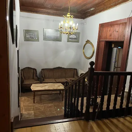 Wooden House Ueskuedar Отель *