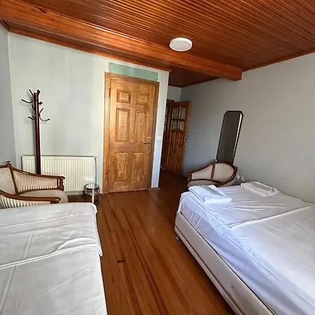 Otel Wooden House Ueskuedar